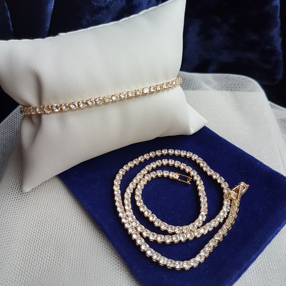 Swarovski Elements 18Gold Plated Delicate Tennis Bracelet NEW - Picture 9 of 17